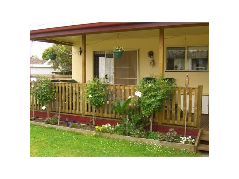 2 Jayarra Street, Simpson VIC 3266