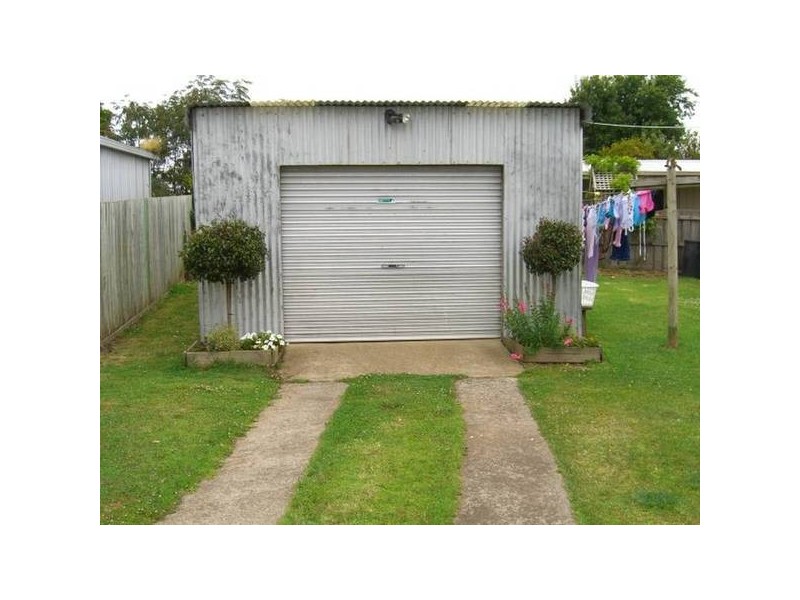 2 Jayarra Street, Simpson VIC 3266