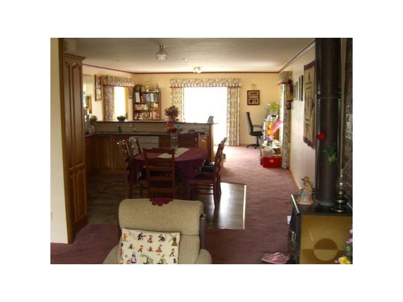 2 Jayarra Street, Simpson VIC 3266