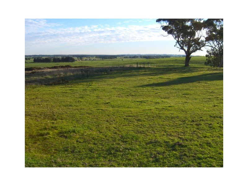 1108 Cross Forest Road, Cobden VIC 3266