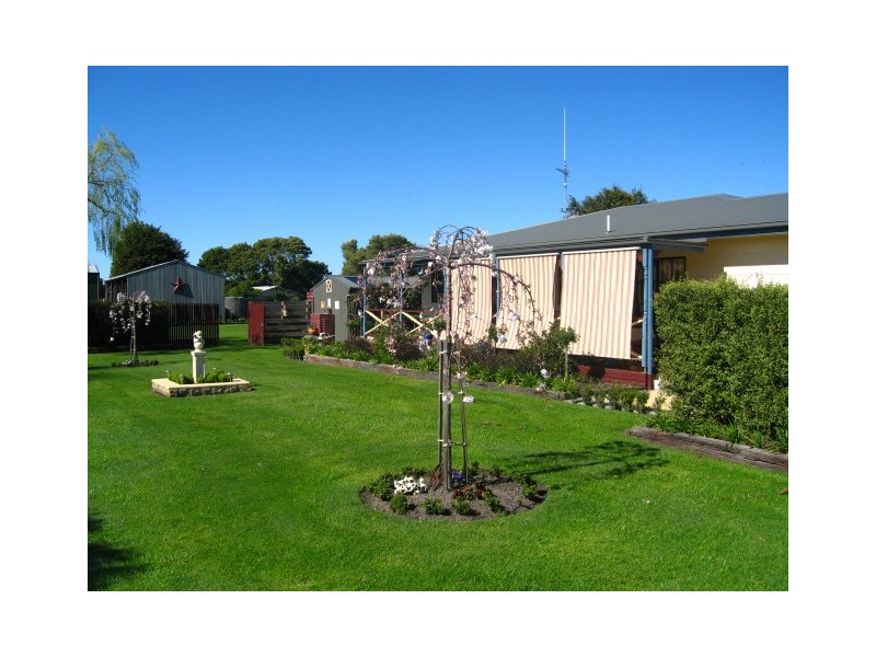 37 Bucks road, Simpson VIC 3266