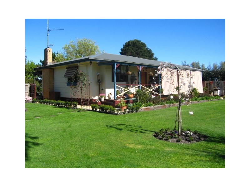 37 Bucks road, Simpson VIC 3266