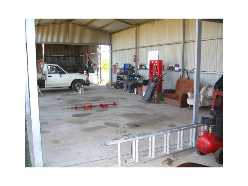 37 Bucks road, Simpson VIC 3266