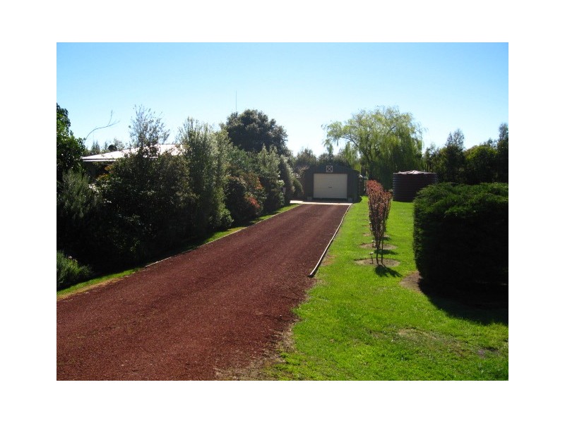 37 Bucks road, Simpson VIC 3266