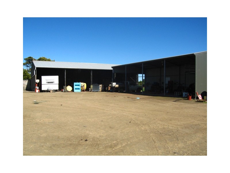 37 Bucks road, Simpson VIC 3266