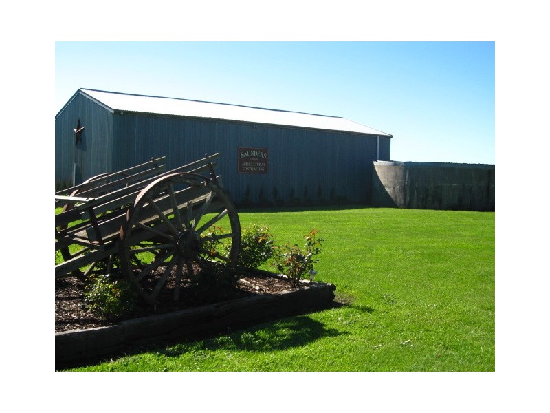 37 Bucks road, Simpson VIC 3266