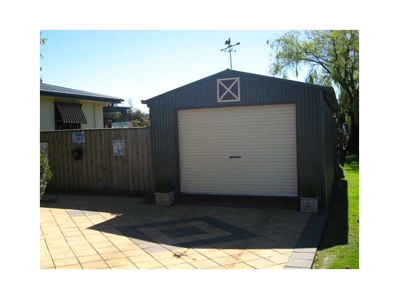 37 Bucks road, Simpson VIC 3266