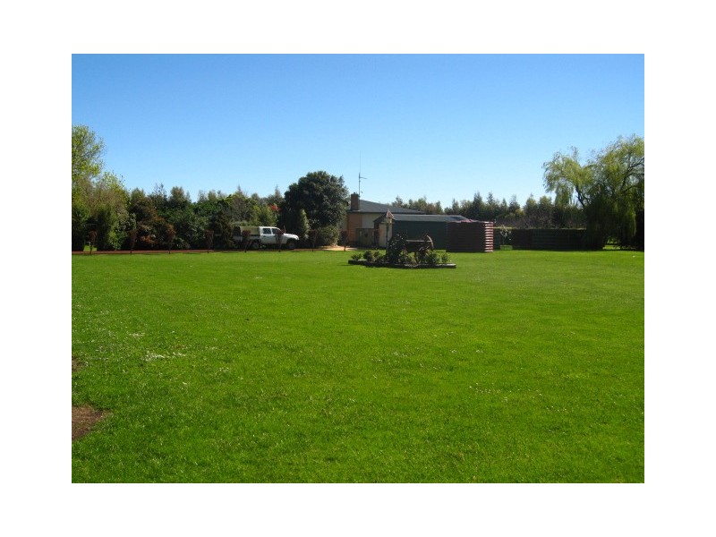 37 Bucks road, Simpson VIC 3266