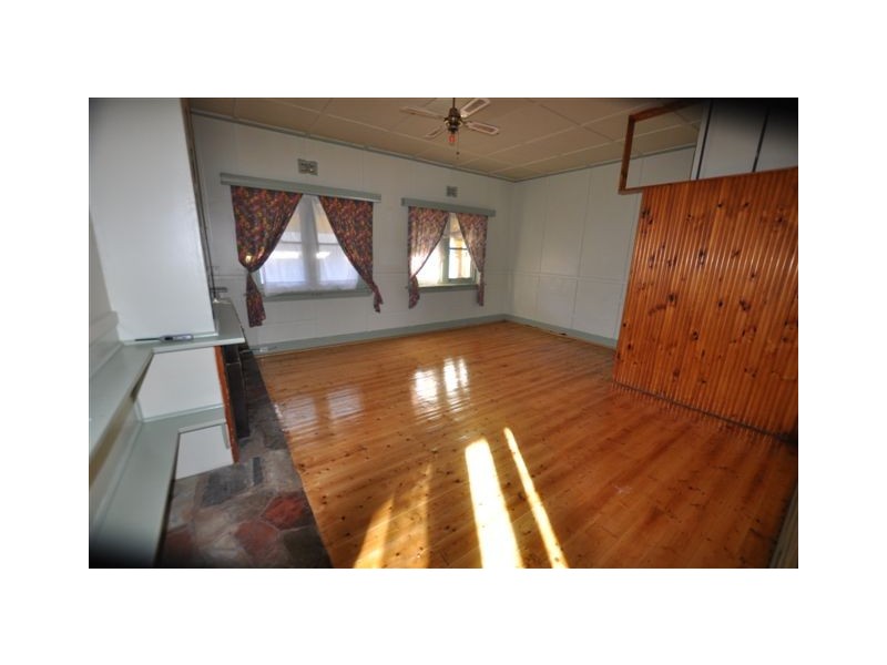 45 Curdie Street, Cobden VIC 3266