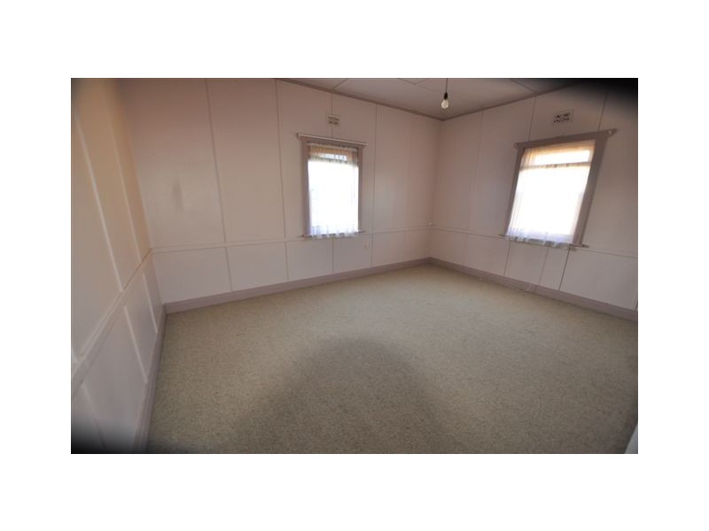 45 Curdie Street, Cobden VIC 3266