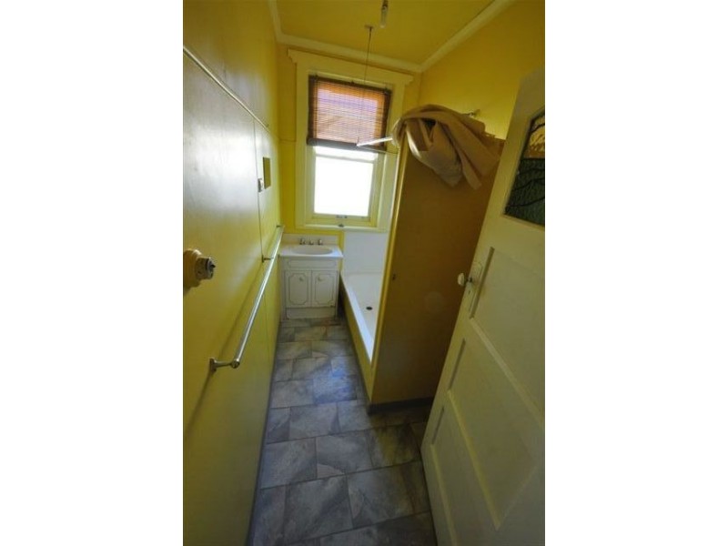 45 Curdie Street, Cobden VIC 3266