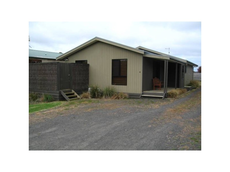 Newfield Street, Peterborough VIC 3270