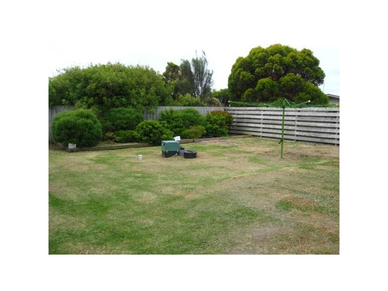 Newfield Street, Peterborough VIC 3270