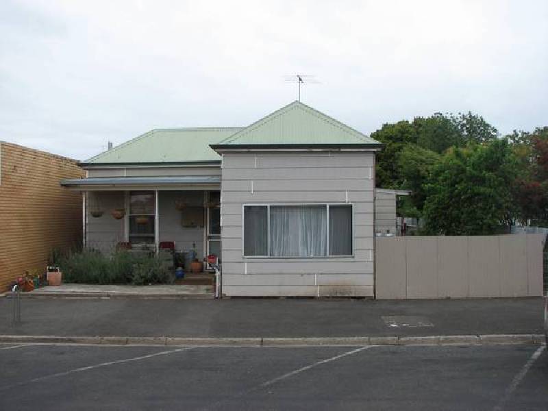 3 Curdies Street, Cobden VIC 3266