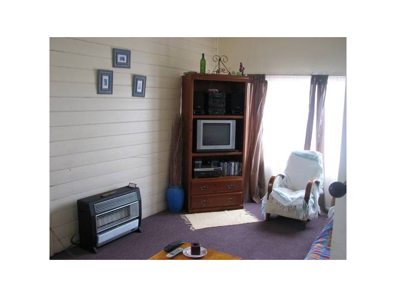 3 Curdies Street, Cobden VIC 3266