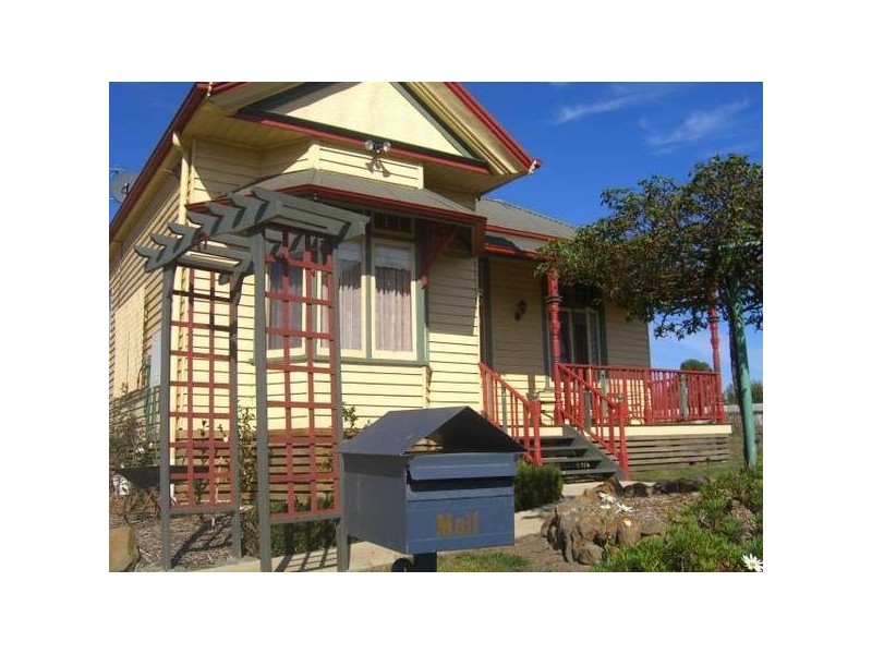 13 Clarke Street, Cobden VIC 3266