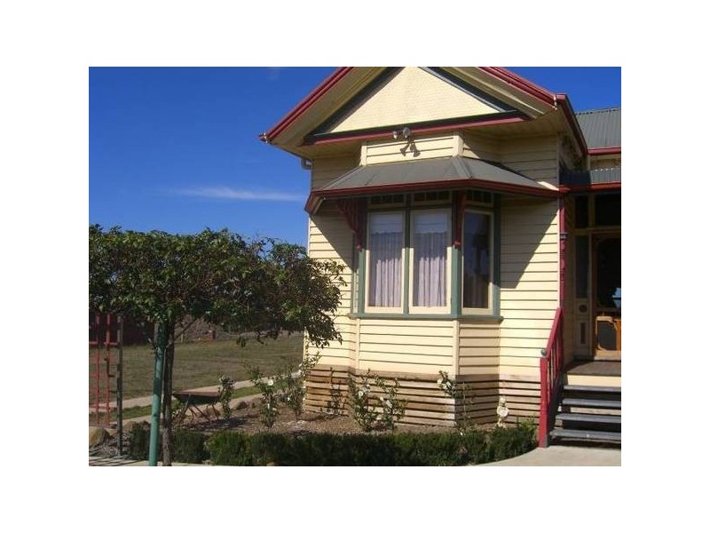 13 Clarke Street, Cobden VIC 3266