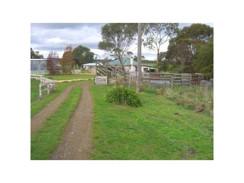 Cobden – Warrnambool Road, Glenfyne VIC 3266