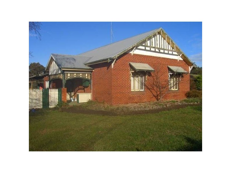 33 Clarke Street, Cobden VIC 3266