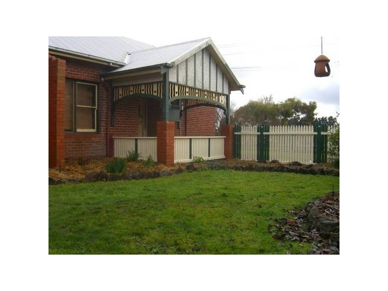 33 Clarke Street, Cobden VIC 3266