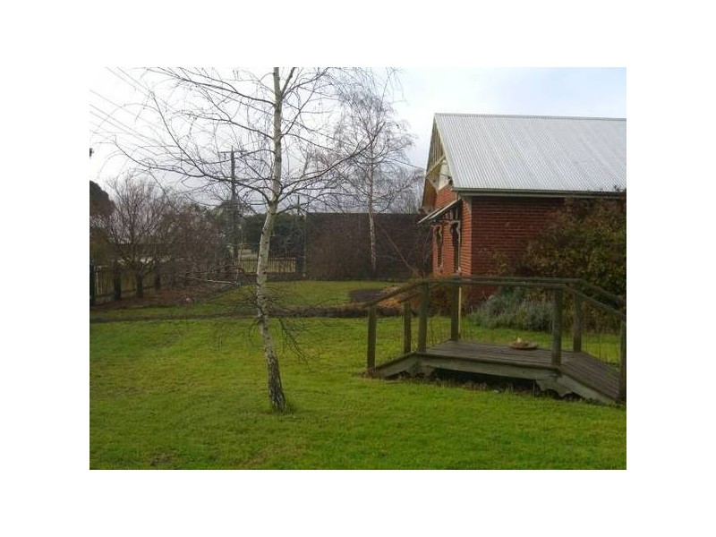 33 Clarke Street, Cobden VIC 3266