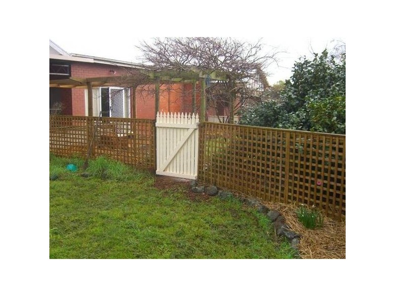 33 Clarke Street, Cobden VIC 3266