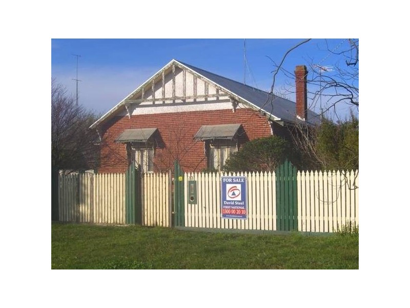 33 Clarke Street, Cobden VIC 3266