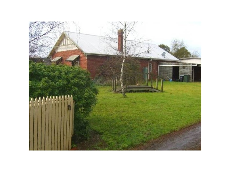 33 Clarke Street, Cobden VIC 3266