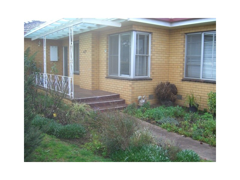 8 Silvestor Street, Cobden VIC 3266