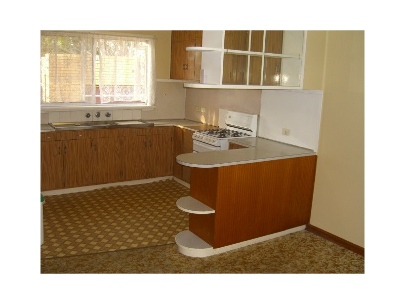 8 Silvestor Street, Cobden VIC 3266