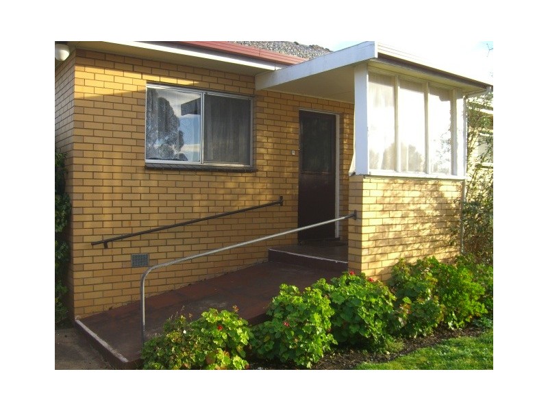 8 Silvestor Street, Cobden VIC 3266