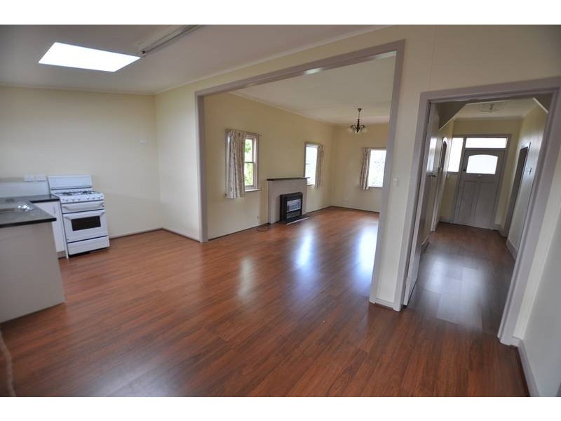 36a Peter Street, Cobden VIC 3266