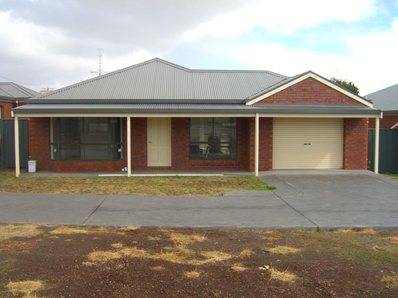 64 – 66 Curdie Street, Cobden VIC 3266