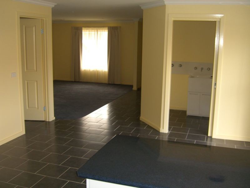 64 – 66 Curdie Street, Cobden VIC 3266