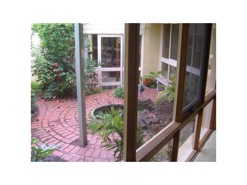 16 Rix Ave, Cobden VIC 3266