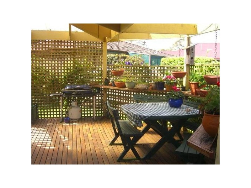 16 Rix Ave, Cobden VIC 3266