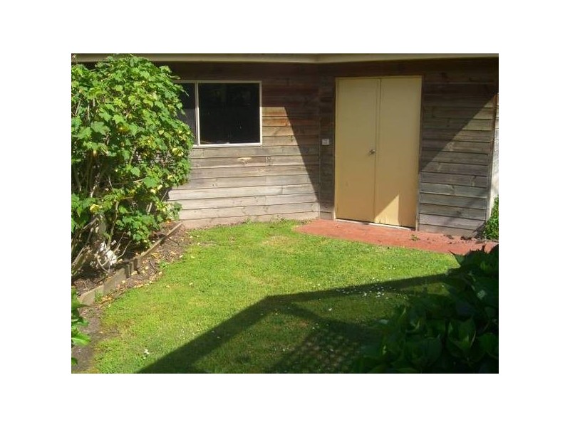 16 Rix Ave, Cobden VIC 3266
