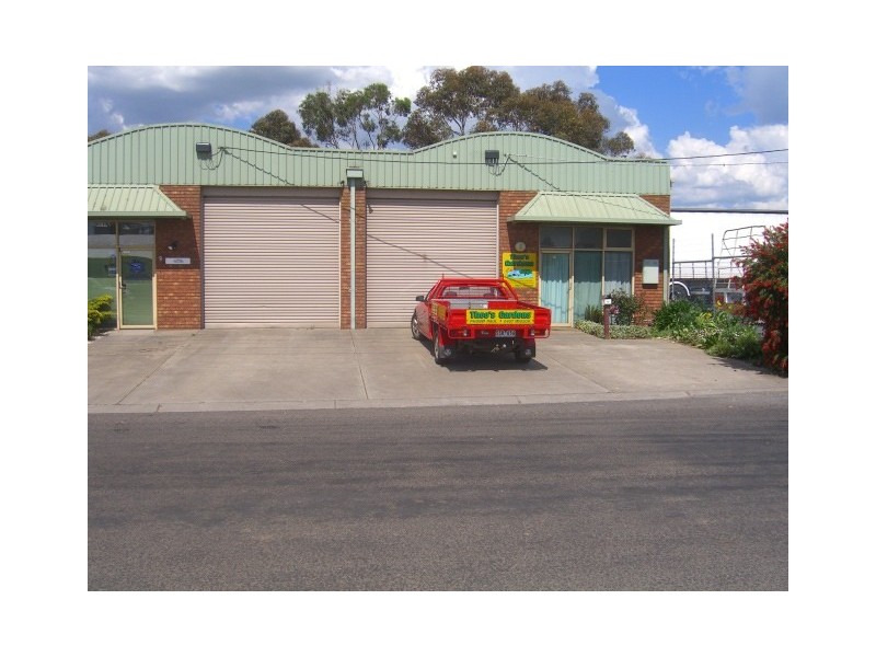 11 Sinnott Cresent, Camperdown VIC 3260