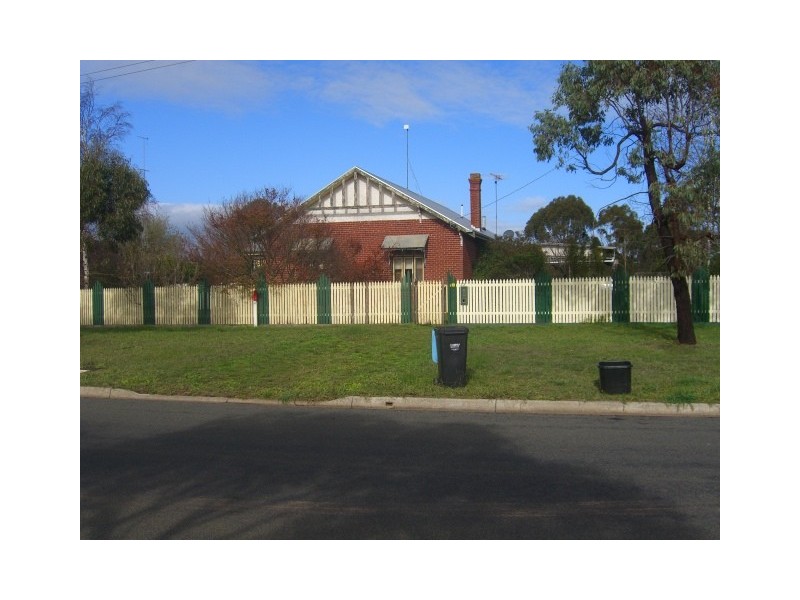 33 Clarke Street, Cobden VIC 3266