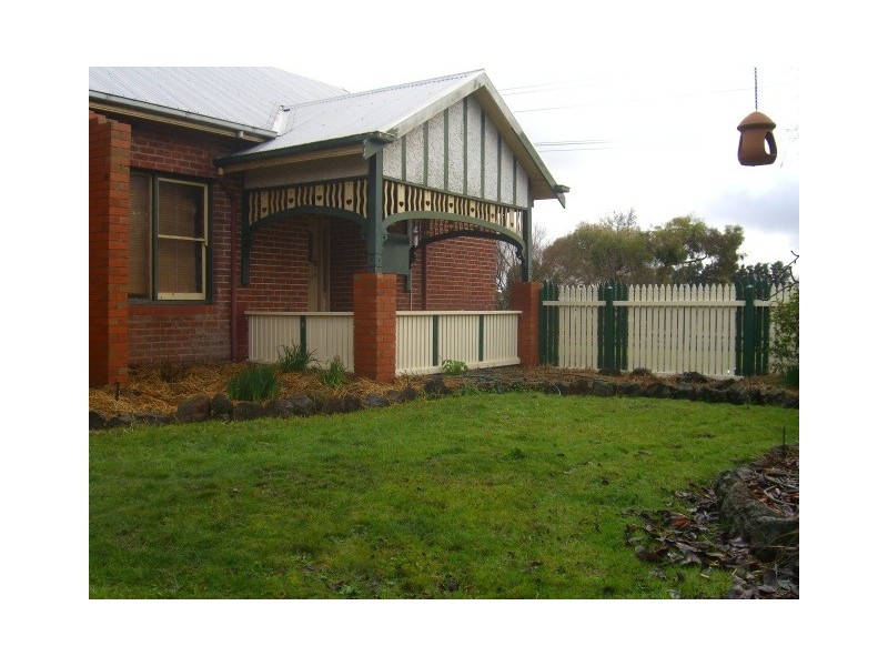 33 Clarke Street, Cobden VIC 3266