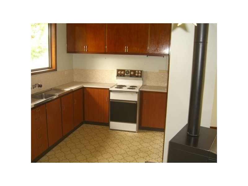 72 Clarke Street, Cobden VIC 3266