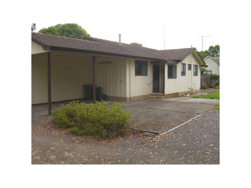 72 Clarke Street, Cobden VIC 3266