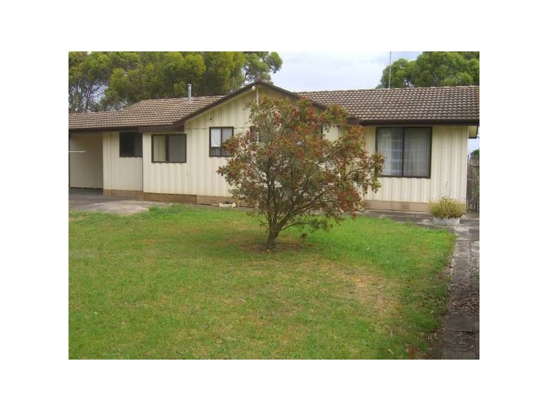 72 Clarke Street, Cobden VIC 3266