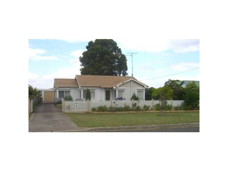 76 Walker Street, Cobden VIC 3266