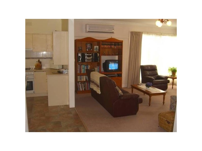 76 Walker Street, Cobden VIC 3266