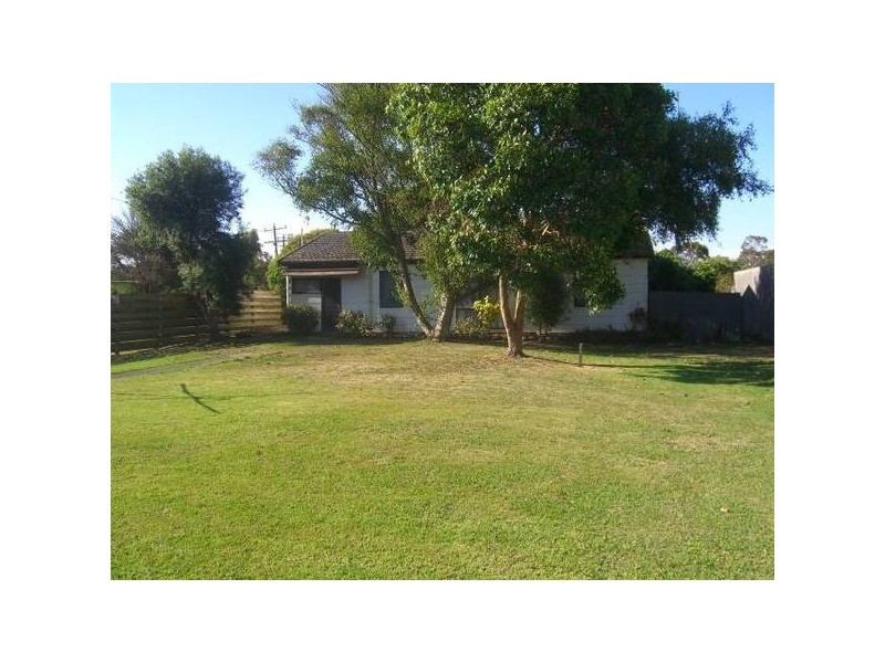 108 Curdie Street, Cobden VIC 3266