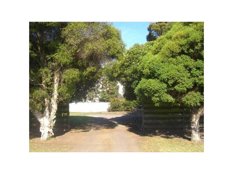 108 Curdie Street, Cobden VIC 3266