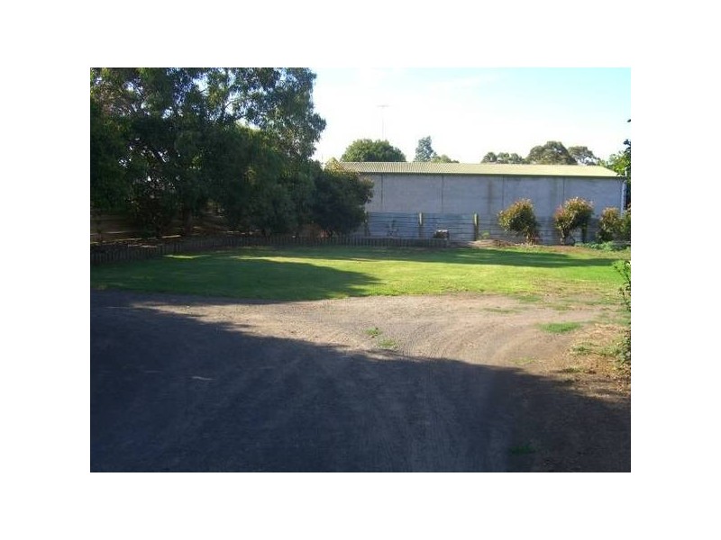 108 Curdie Street, Cobden VIC 3266