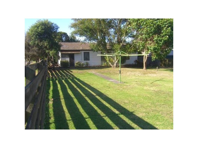 108 Curdie Street, Cobden VIC 3266