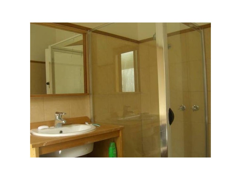 31 Dover Street, Cobden VIC 3266